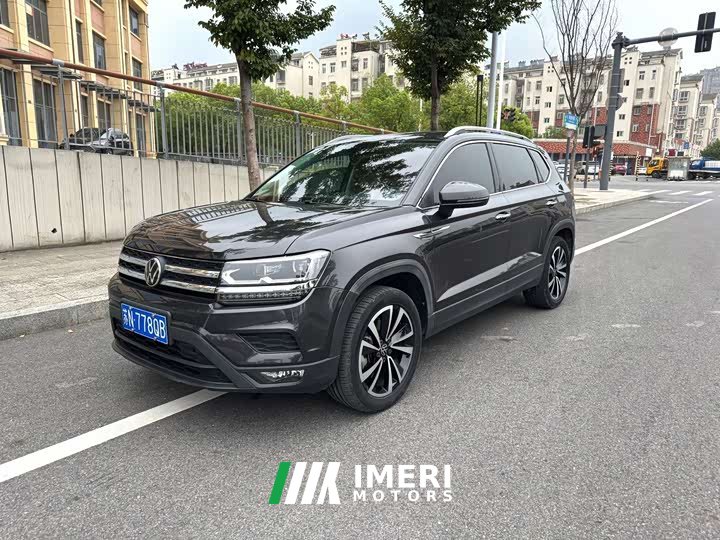 Volkswagen Touareg 2022 280TSI FWD Luxury Edition - ავტომობილი ჩინეთიდან