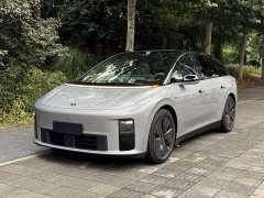Li Auto i6 2025 Two-Wheel Drive Standard - photo 1