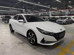 Hyundai Elantra 2022 1.5L CVT Luxury - ფოტო 3