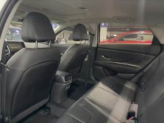 Hyundai Elantra 2022 1.5L CVT Luxury - ფოტო 6