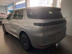 IM Motors Zhiji LS8 66 Ultra Luxury Six-Seater - ფოტო 4