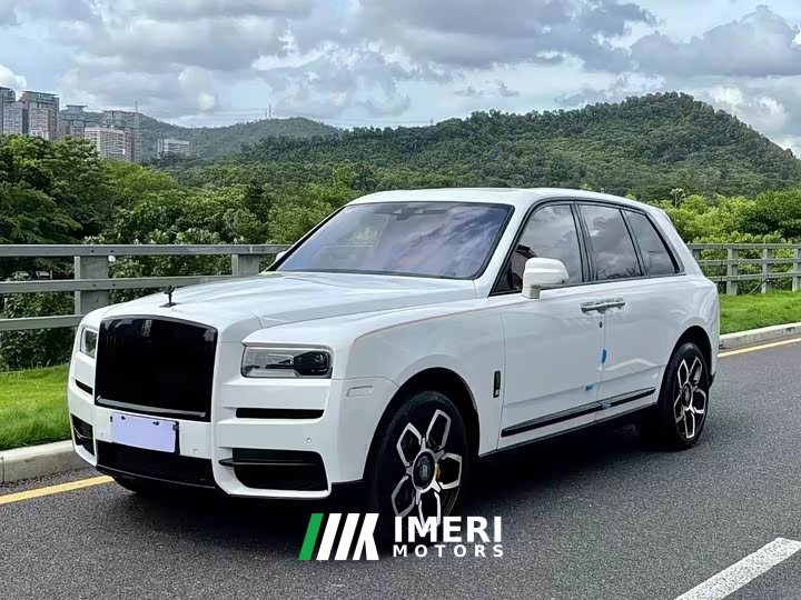Rolls-Royce Cullinan Black Badge Neon Nights - ავტომობილი ჩინეთიდან