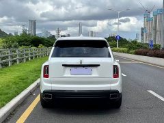 Rolls-Royce Cullinan Black Badge Neon Nights - ფოტო 4