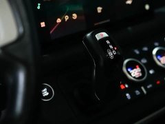 Land Rover Defender 110 P400 Dark Edition - ფოტო 11