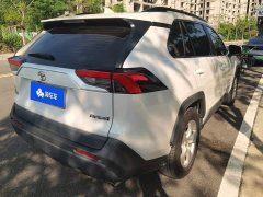 Toyota RAV4 2.0L CVT FWD Urban Edition - ფოტო 3