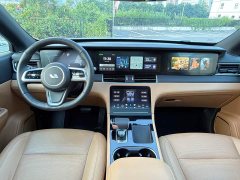 Li Auto ONE Extended Range 6-Seater - ფოტო 12