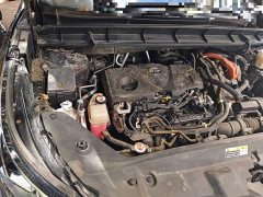 Toyota Crown Venza 2.5L HEV AWD Luxury - ფოტო 20