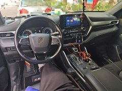 Toyota Crown Venza 2.5L HEV AWD Luxury - ფოტო 5