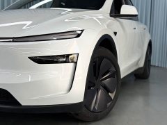 Tesla Model Y Rear-Wheel Drive - ფოტო 2