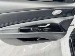 Hyundai Elantra 2022 1.5L CVT Luxury - ფოტო 8