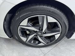 Hyundai Elantra 2022 1.5L CVT Luxury - ფოტო 18