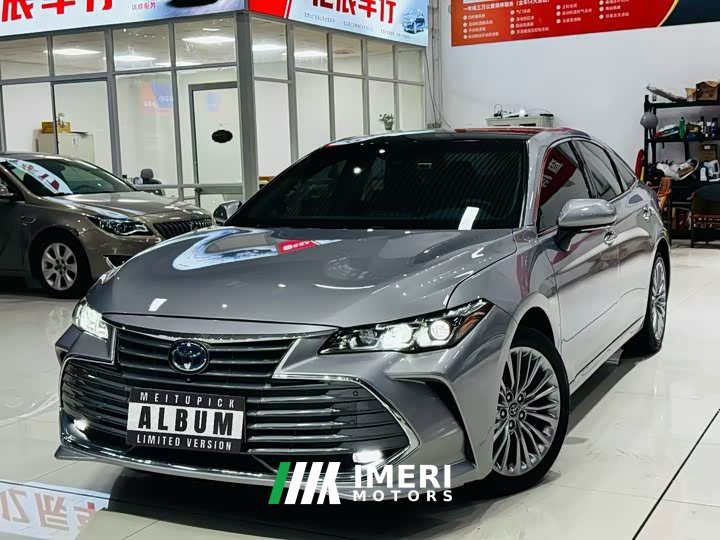 Toyota Avalon Hybrid 2.5L XLE Premium National V