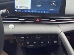 Hyundai Elantra 1.5L CVT 20th Anniversary Edition - ფოტო 9