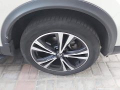 Nissan Qashqai 2.0L CVT XV Premium Luxury - ფოტო 6