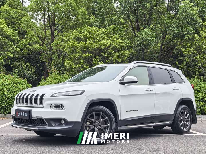 Jeep Liberty Light 2020 2.0L FWD Classic Sport Edition - ავტომობილი ჩინეთიდან