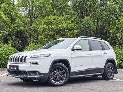 Jeep Liberty Light 2020 2.0L FWD Classic Sport Edition - ფოტო 1