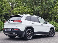 Jeep Liberty Light 2020 2.0L FWD Classic Sport Edition - ფოტო 7