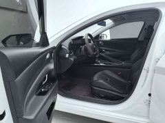 Hyundai Elantra 2022 1.5L CVT Luxury - ფოტო 7