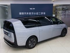 Li Auto MEGA Home Family Edition - ფოტო 18