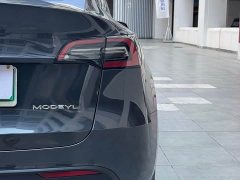 Tesla Model Y Rear-Wheel Drive - ფოტო 15