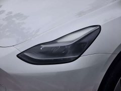 Tesla Model Y Standard Range RWD - ფოტო 13