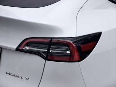 Tesla Model Y Standard Range RWD - ფოტო 14