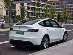 Tesla Model Y Standard Range RWD - ფოტო 3
