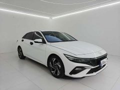 Hyundai Elantra 2023 1.5L CVT Luxury - ფოტო 3