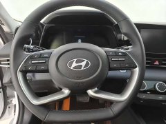 Hyundai Elantra 2023 1.5L CVT Luxury - ფოტო 8