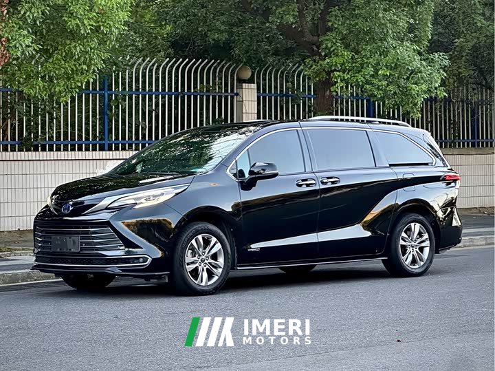 Toyota Sienna 2021 2.5L Hybrid Premium Edition - car from China