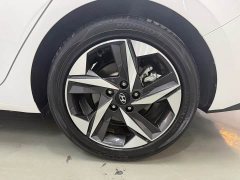 Hyundai Elantra 2022 1.5L CVT Luxury - ფოტო 19