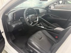 Hyundai Elantra 2022 1.5L CVT Luxury - ფოტო 4