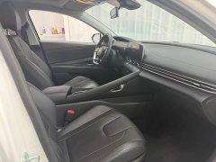 Hyundai Elantra 2022 1.5L CVT Luxury - ფოტო 6