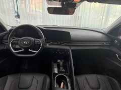 Hyundai Elantra 2022 1.5L CVT Luxury - ფოტო 8