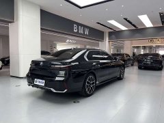 BMW 7 Series 2023 735Li M Sport Package - ფოტო 6