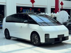 Li Auto MEGA 2025 Home Family Edition - ფოტო 3