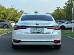 Lexus ES 200 Excellence Edition - ფოტო 5