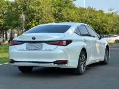 Lexus ES 200 Excellence Edition - ფოტო 6