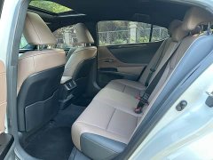 Lexus ES 200 Excellence Edition - ფოტო 8
