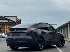 Tesla Model Y Rear-Wheel Drive - photo 11