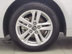 Toyota Corolla Hybrid 1.8H E-CVT Luxury - ფოტო 17