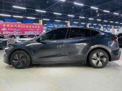 Tesla Model Y Rear-Wheel Drive - ფოტო 4