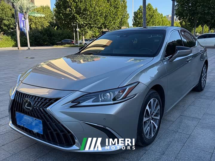 Lexus ES 200 Luxury