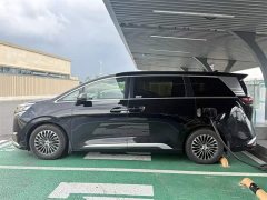 Denza D9 2022 EV 600 AWD Premium - ფოტო 3