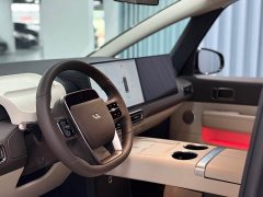 Li Auto Li Xiang MEGA Ultra - ფოტო 5