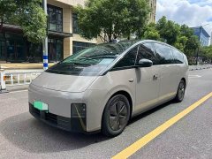 Li Auto Li Xiang MEGA 2024 Ultra - ფოტო 1