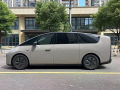 Li Auto Li Xiang MEGA 2024 Ultra - ფოტო 6