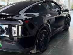 Tesla Model Y Rear-Wheel Drive - ფოტო 5
