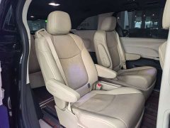 Toyota Sienna 2021 2.5L Hybrid Luxury - ფოტო 16