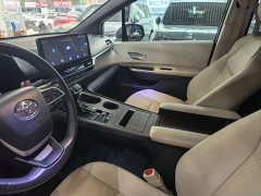 Toyota Sienna 2021 2.5L Hybrid Luxury - ფოტო 9